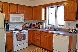 3rd image of 308 Lexington St