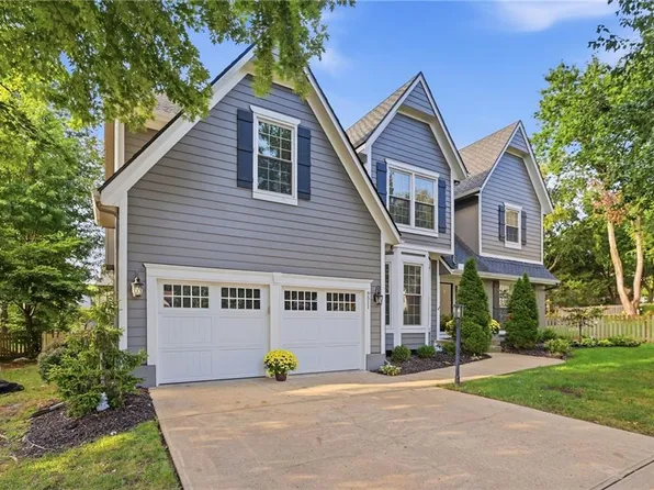 9511 W 129th St, Overland Park, KS 66213