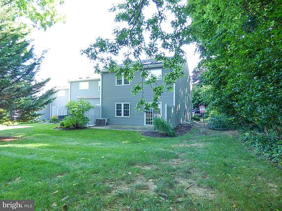 5th image of 512 Kensington Ct #512