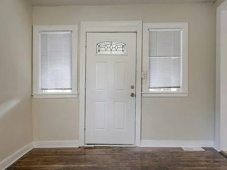 6212 Walrond Ave — Photo 3