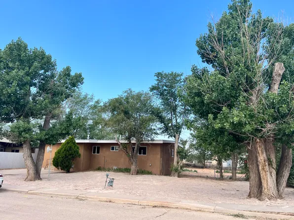 807 Smith St, Grants, NM 87020