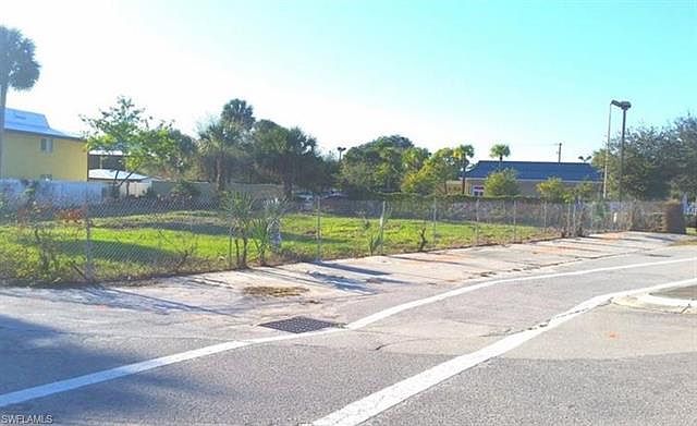 1st image of 4699 Tamiami Trl