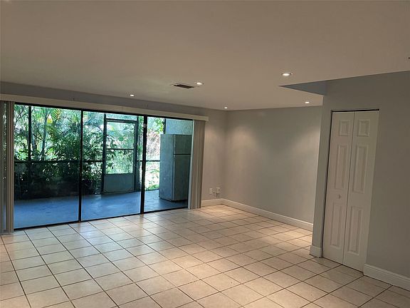 4th image of 8843 SPRINGTREE LAKES Drive