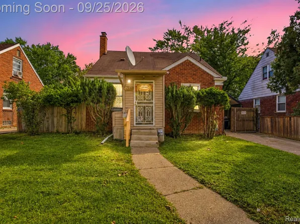 12040 W Parkway St, Redford, MI 48239