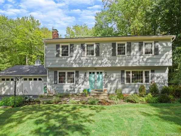 5 Old Oak Road, Trumbull, CT 06611