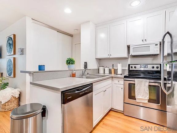 3rd image of 4600 Lamont St #128