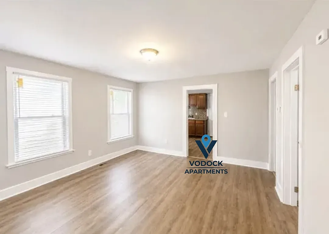 3 bed, 1600 sqft, $2,400 — Photo 4