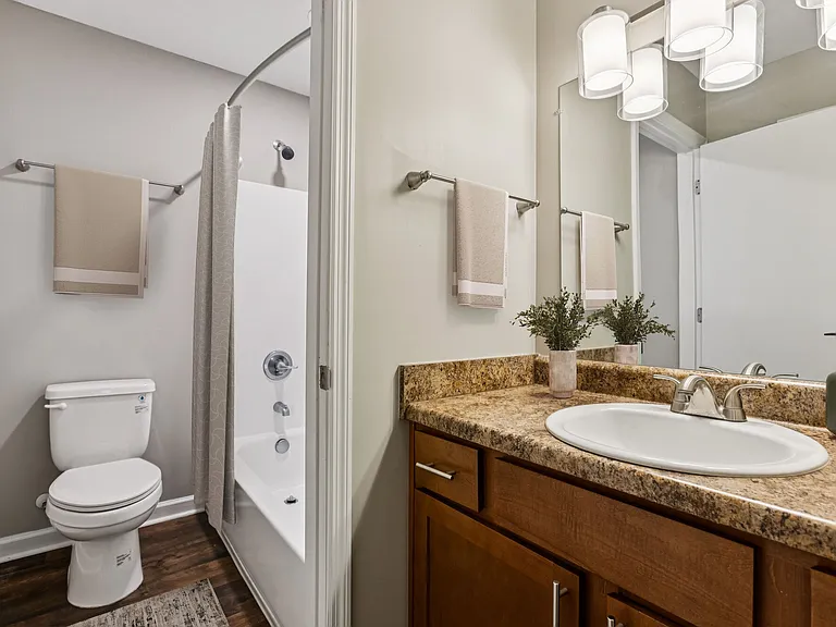 Ashford Place Apartments — Photo 5