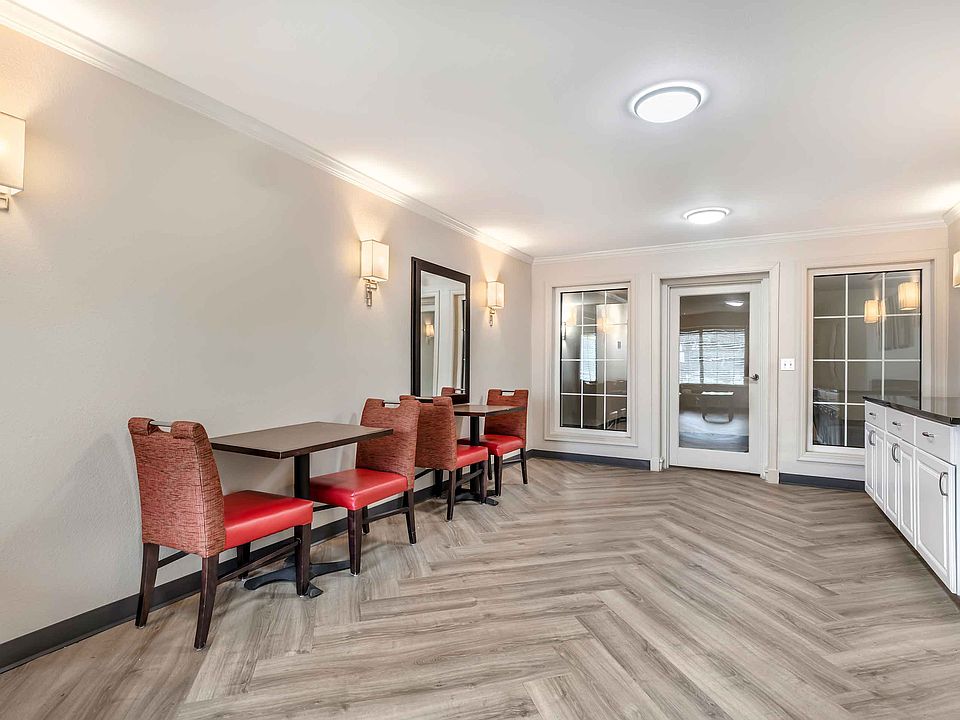 Breakfast Room