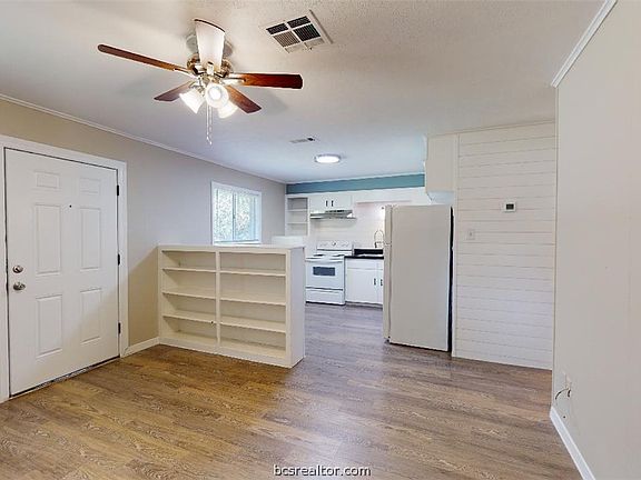 4th image of 16567 Fm 2154 Rd APT 6