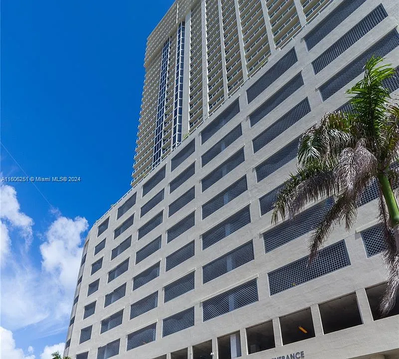 16699 Collins Ave #3707