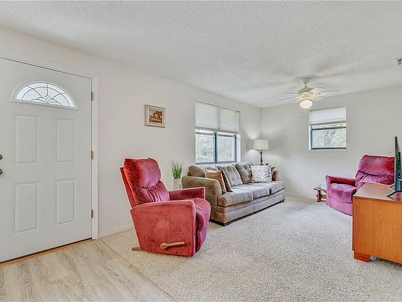 5th image of 116 W Lake Mary Ave