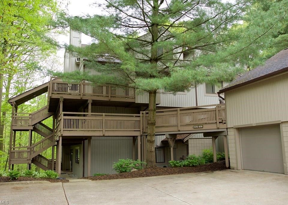 1st image of 570 Meredith Ln
