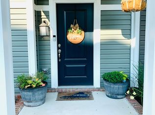 1717 Perla Dr, Virginia Beach, VA 23456