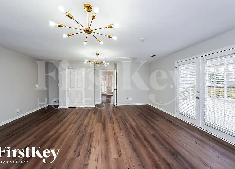 609 Camden Cove Ln — Photo 8
