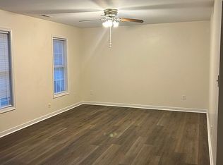 3608 Creekwood Dr, Hopewell, VA 23860