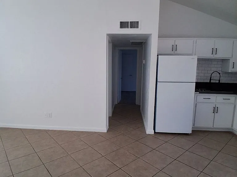 13221 N 21st Pl — Photo 4
