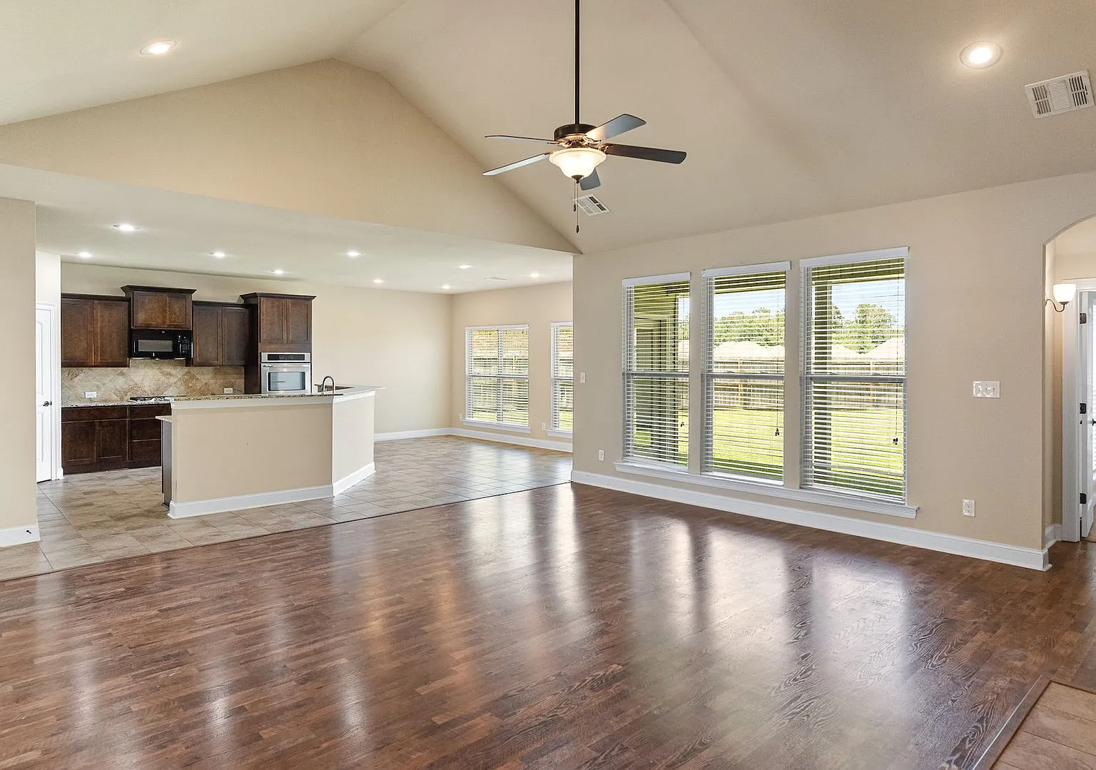 4 Bedroom House in Ascension Parish School District — Photo 3