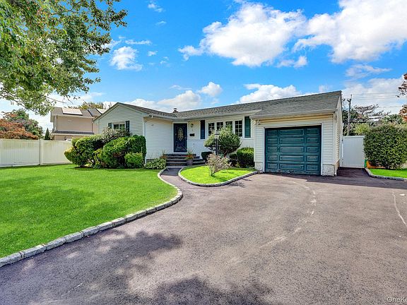 2nd image of 3 Daniel Drive