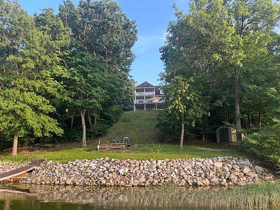 2nd image of 6861 Lakeshore View Dr