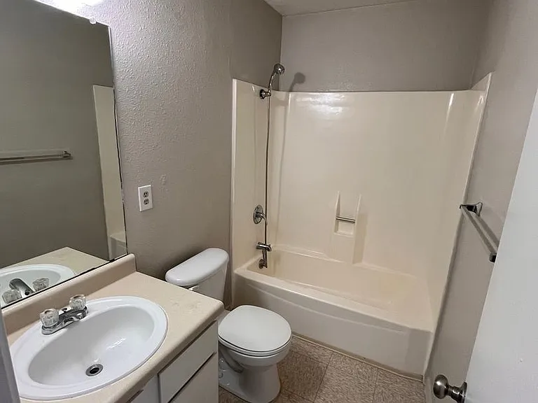 Echols 1500 - Sedona Apartments — Photo 26
