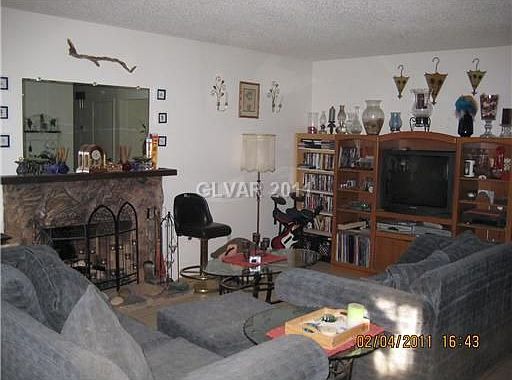 3rd image of 1434 Elaine Dr