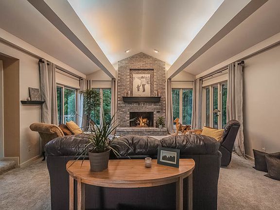 3rd image of 2803 Shady Oaks Ct SW
