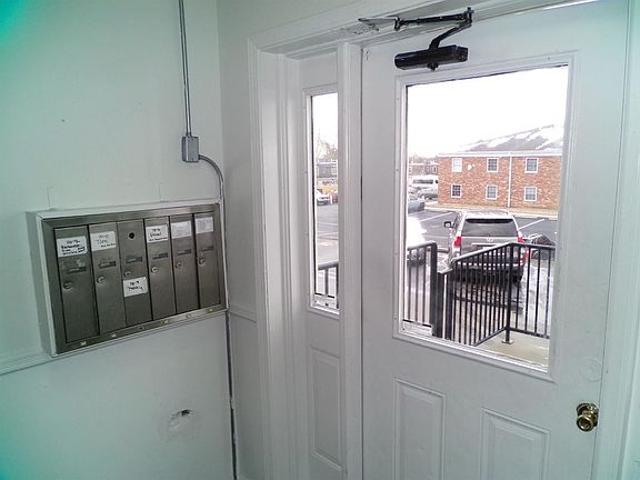 2nd image of 110 Hanly Ln APT 5