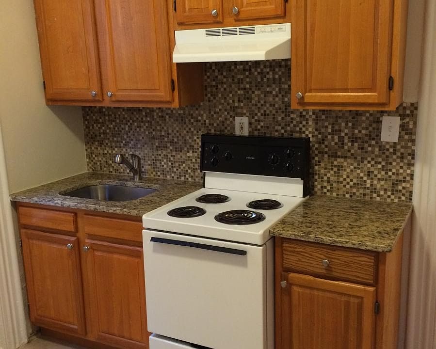 2nd image of 1819 W Oxford St #3-2R