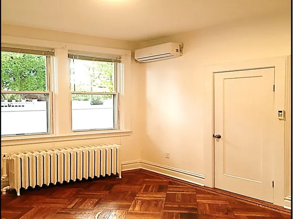 86 Sherman Place image 4 of 34