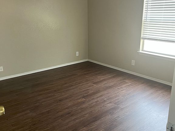 2nd image of 637 San Augustine Blvd