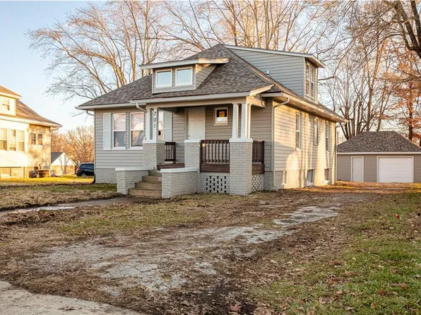 701 Fairground Ave, Higginsville, MO 64037