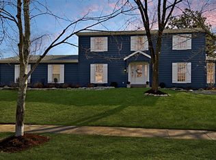 734 Stump Rd, Saint Louis, MO 63131