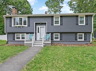 8 Oak St, Wilmington, MA 01887