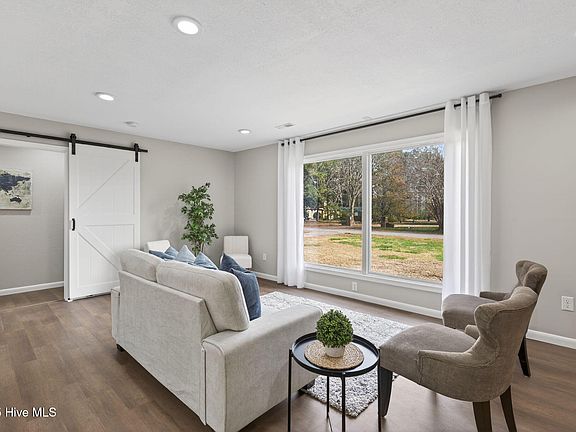 4th image of 1607 Dellaire Drive