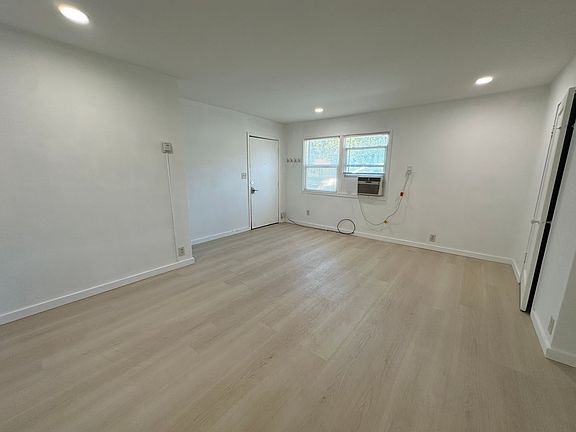 3rd image of 1175 E 8th St APT 1