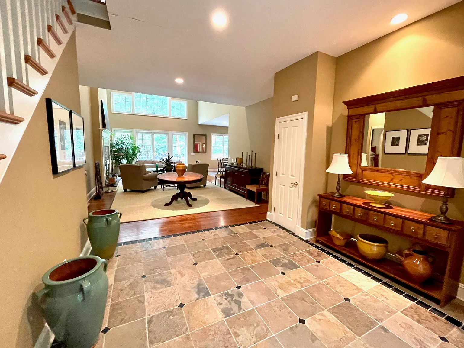 Spacious East Hampton Traditional in Private Setting — Photo 2