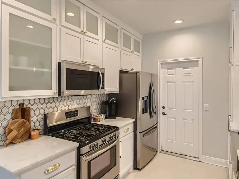 311 Blackson Ave #A — Photo 8