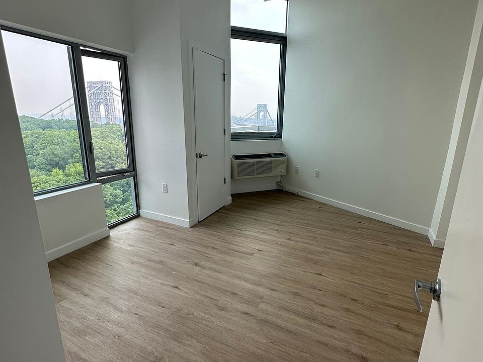 68 Main St Fort Lee NJ Zillow