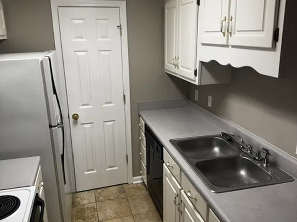 708 W Hawthorne St #11, Dalton, GA 30720