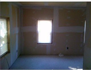 4th image of 30 Evergreen Ave