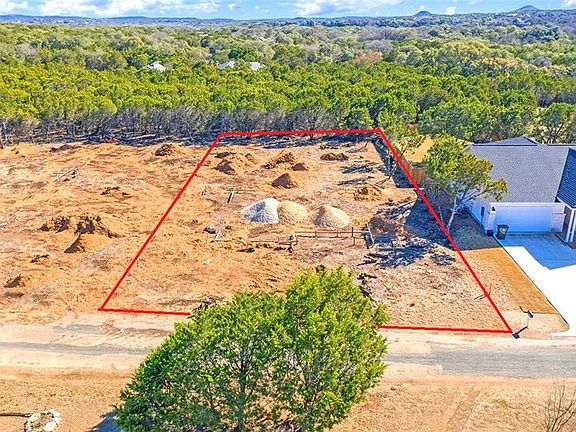 4th image of 84 Persimmon Dr