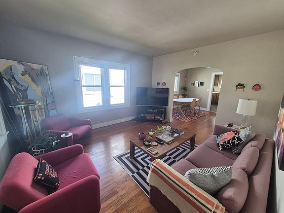 3rd image of 1112 California St NW