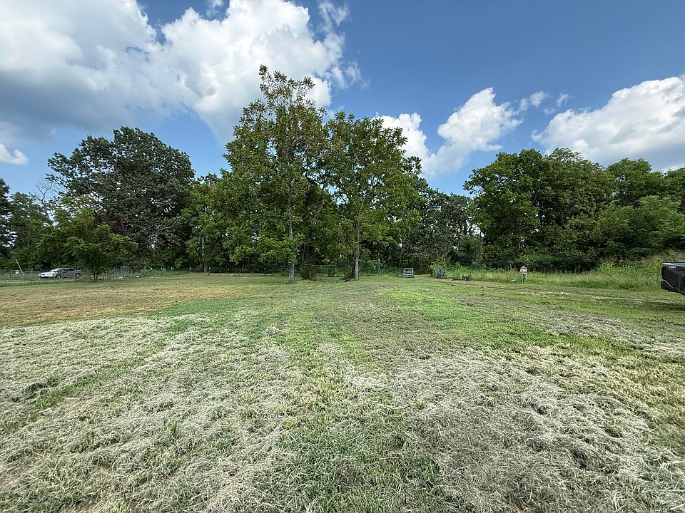 2nd image of 925 County Road 6140