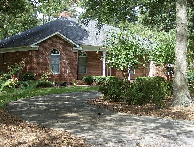 2nd image of 236 Hunt Club Rd