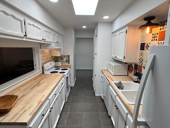 4th image of 2732 Galisteo Ct #D
