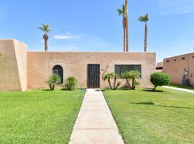 2490 W Yowell Ct