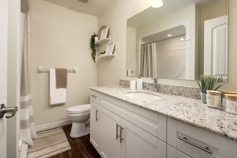 225 Sandwich St N #610 — Photo 7