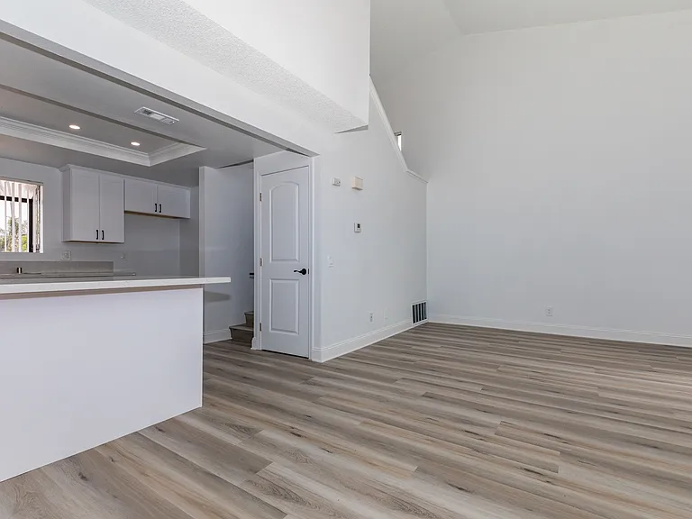Portofino Apartments — Photo 17