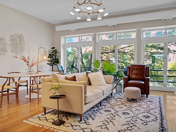 2nd image of 1760 W Wrightwood Ave APT 207